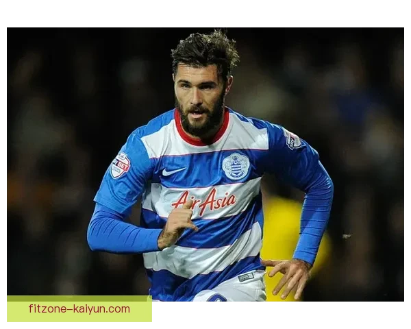 英超球队转会市场动态持续升温 各队备战新赛季 英超球队转会市场动态持续升温 各队备战新赛季